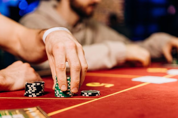 lomba hk platform interface showing slot games and live casino options